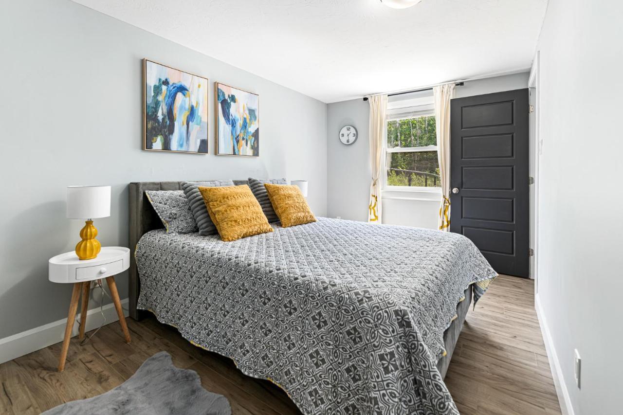 One Bedroom Apartment Moncton North ! Экстерьер фото