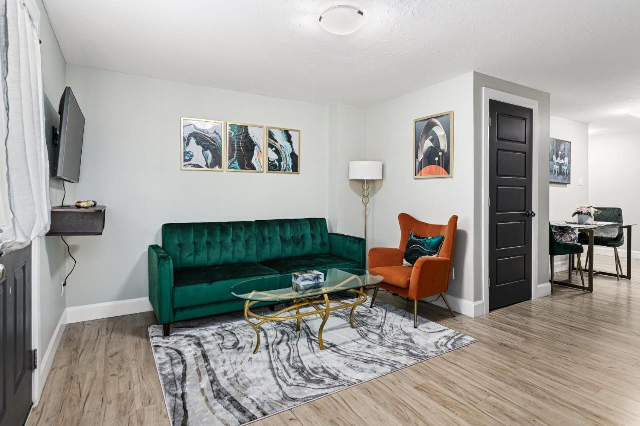 One Bedroom Apartment Moncton North ! Экстерьер фото