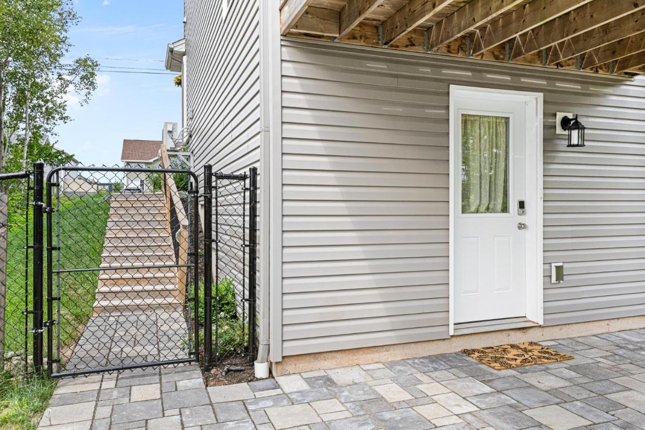 One Bedroom Apartment Moncton North ! Экстерьер фото